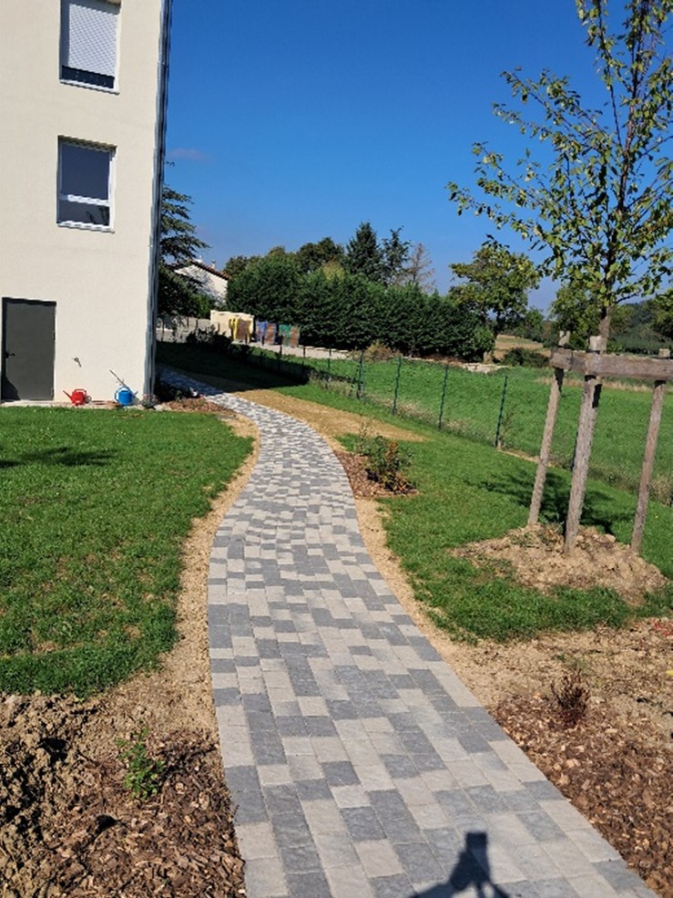 chemin promenade autour de la résidence